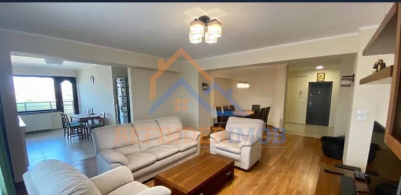 Apartament 3 camere de v