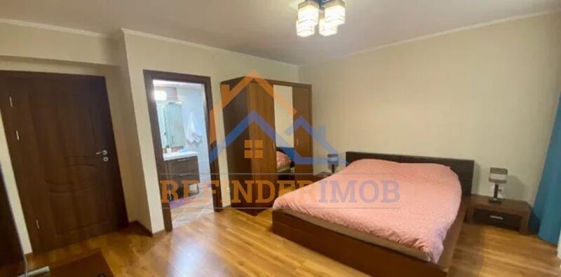 Apartament 3 camere de v